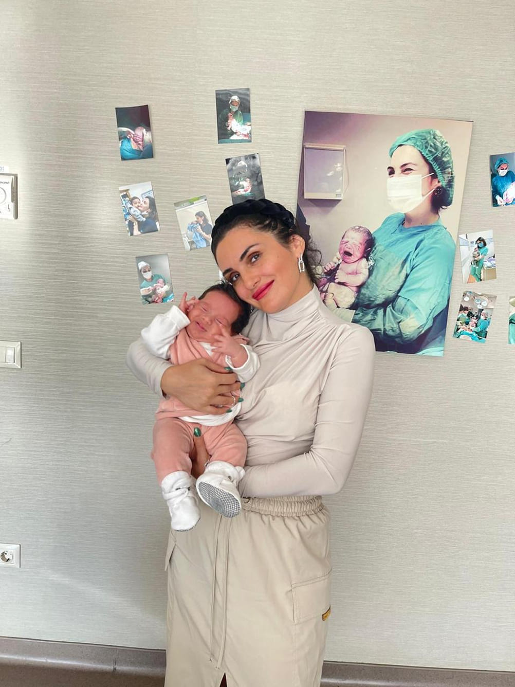 Dr Ulduz Jafarova consulting with a patient at women’s health clinic